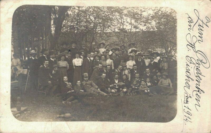 Group picture early 1914 Lots of hats 02.72