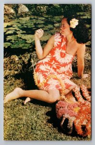 Lei Stringer Hawaiian Girl In Hawaii Vintage Postcard Wesco Spectratone Card