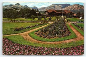 1969 GLACIER PARK MONTANA GLACIER PARK LODGE HWY-2 PLASTICHROME POSTCARD P3565