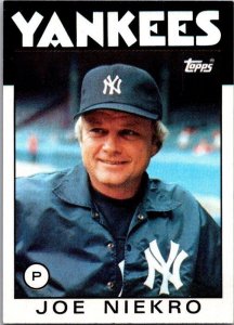 1986 Topps Baseball Card Joe Niekro New York Yankees sk10742