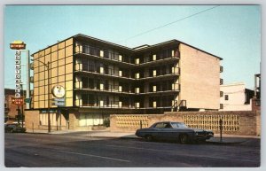 1970's DOWNTOWNER MOTOR INN TULSA OKLAHOMA HOTEL MOTEL VINTAGE POSTCARD