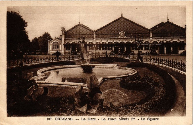 CPA Loiret ORLÉANS La Gare Square Albert I. (984686)