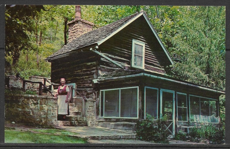 Wisconsin, Blue Mounds - Homesteader's Cabin - [WI-218]