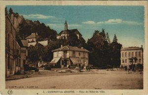 CPA CLERMONT-en-ARGONNE - Place de l'hotel de ville (119431)