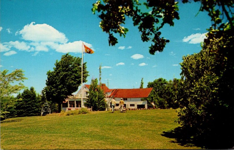 Canadav New Brunswick Moncton lakeside Golf & Country Club Showing Clubbhouse...