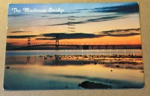 VINTAGE  POSTCARD 1959 USED THE MACKINAC BRIDGE, MICHIGAN