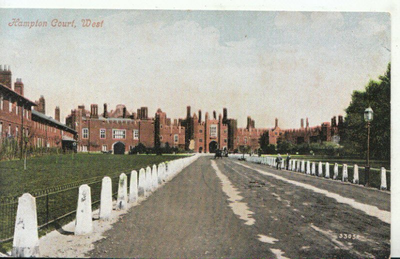 Middlesex Postcard - Hampton Court West - Hampton Court Palace - Ref TZ1871