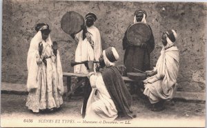 Algeria Scenes Et Types Musiciens et Danseuse Postcard 09.21