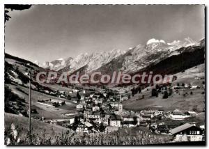 Modern Postcard La Clusaz Haute Savoie General view and Chaine des Aravis