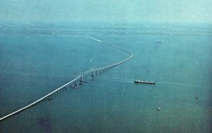 Vintage Postcard 1981 Sunshine State Skyway Bridge On Florida West Coast Gulf 