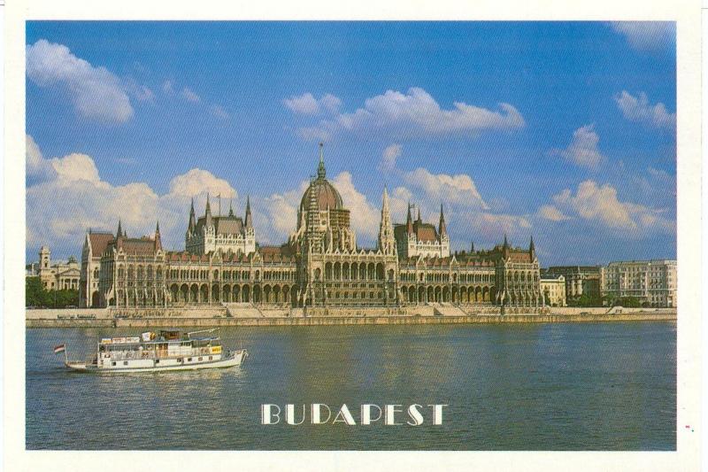 Hungary, Greetings from Budapest, unused Postcard