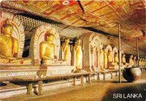 BR5048   postcard  second cave of the Dambulla Rock Temple Sri lanka ceylon