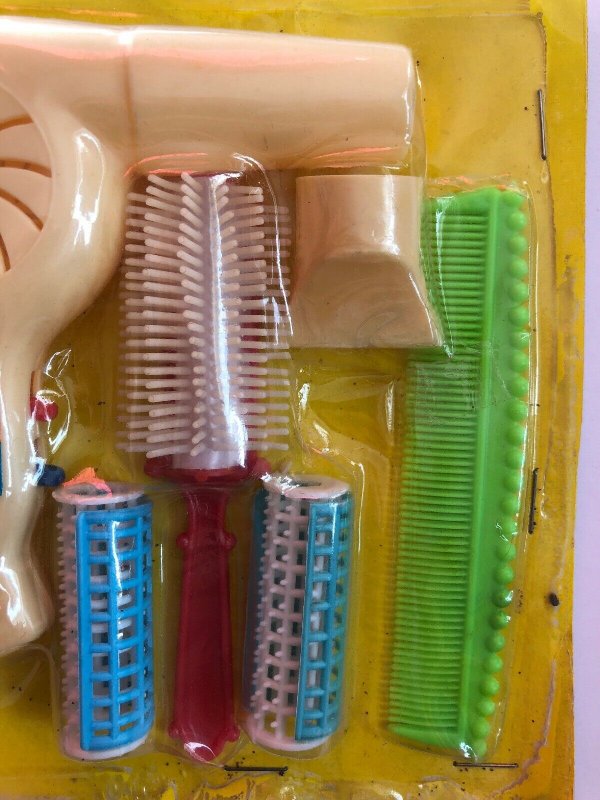 Vintage Toy Hairdressing Set in Package