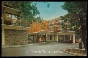 The Four Seasons Motor Hotel