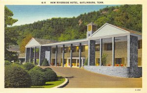 Gatlinburg Tennessee TN 1940-50s Postcard New Riverside Hotel