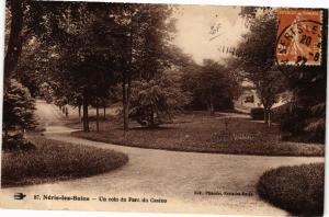 CPA NÉRIS-les-BAINS - Un coin du Parc du Casino (267299)