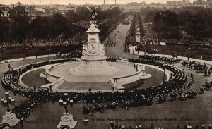 Vintage Postcard 1910's The Royal Progress Victoria Memorial London England UK