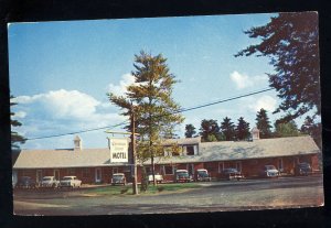 Laconia, New Hampshire/NH Postcard, Christmas Island Motel,  1950's Cars