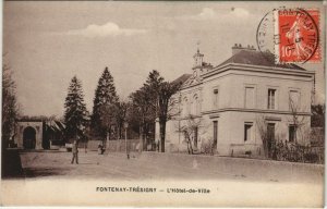 CPA Fontenay-Tresigny L'Hotel-de-Ville FRANCE (1101287)