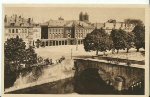 France Postcard - Metz - [Moselle] - La Place De La Comedie Et Le Theatre ZZ1598