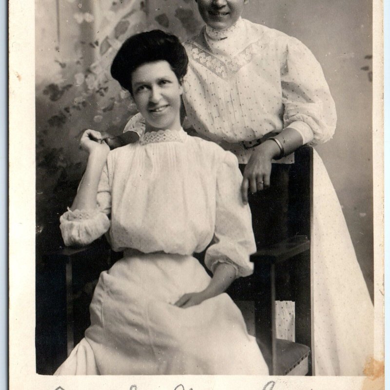 ID'd c1910s Young Women Smile RPPC Holding Hands Photo Lesbian Interest A156