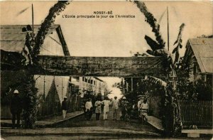 CPA AK NOSSI-BE L'Ecole principale le jour de l'Armistice MADAGASCAR (709681)