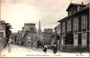 France Harfleur Seine Inferieure L'Arrivée Vintage Postcard C015