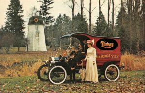 Advertising  TURKEY HOUSE RESTAURANTS  Antique Car~Boy & Woman~Parasol  ROADSIDE