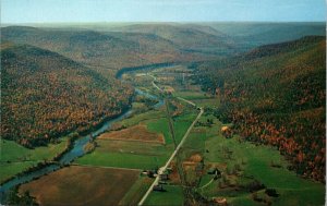 Pine Creek Valley US Highway 6 Mt Tom Wellsboro Grand Canyon County PA Postcard 