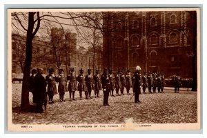 Vintage 1930's Photo Postcard Yeoman Warders of the Tower of London