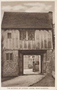 Northampton Postcard - The Gateway of Catesby House - Near Daventry - Ref U1000