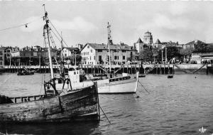 BR38964 Vue sur le port ship bateaux Saint Jean de Luz france