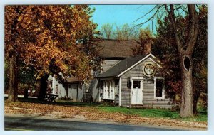 LONG GROVE, Illinois IL ~ FARM STUDIO Farmside Country Store c1960s  Postcard