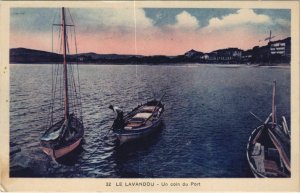 CPA LE LAVANDOU Un Coin du Port (1111015)