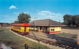 Steam Train, Depot, Green Bay, WI National Railroad Museum '60s Vintage Postcard