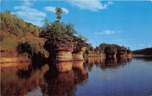 BG13929 ink stand rocky islands wisconsin river   usa