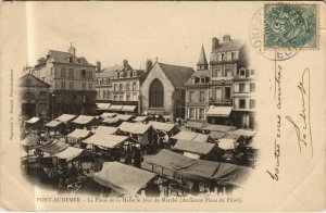 CPA PONT-AUDEMER La Place de la Halle le Jour du Marche (1161558)