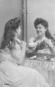 F21/ Interesting Photo RPPC Postcard c1910 Woman Reflection Mirror 16