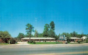 CAMDEN, SC South Carolina   ROYAL MOTEL  Roadside  KERSHAW CO  c1960's Postcard