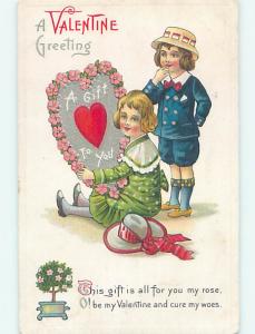 Unused Divided-Back Valentine CUTE GIRL HOLDING A GIANT HEART o5521