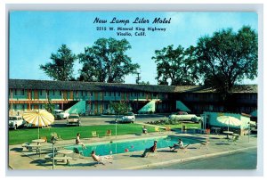 New Lamp Titer Motel Swimming Cars Pool Visalia California Vintage Postcard F52