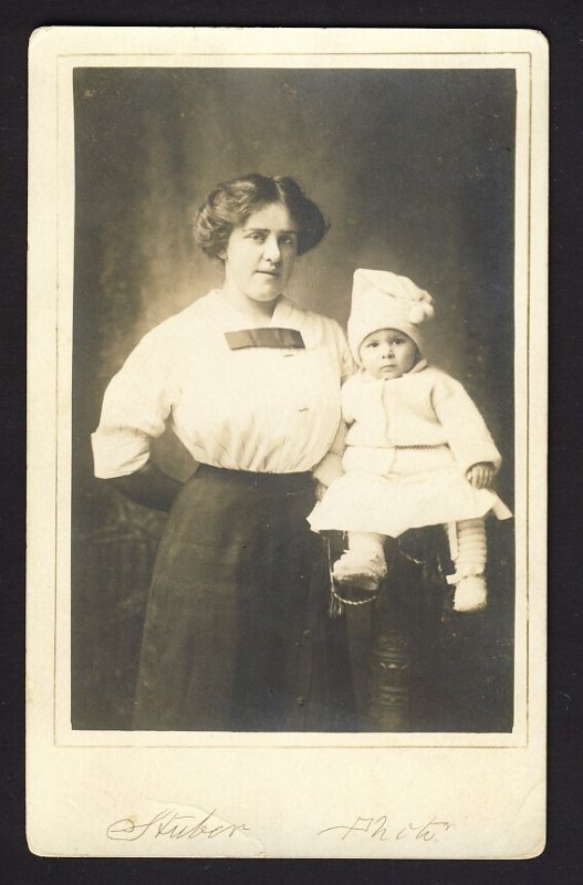 Mother and her baby dressed in white - AZO 1904-1918 studio real photo postcard