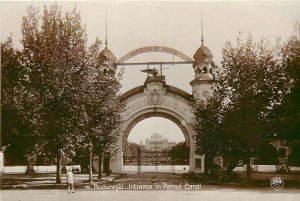 Postcard RPPC C-1910 Bucarest Romana Carol Park Gate FR24-2285