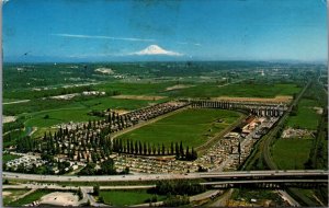 USA Longraces Race Track Mt Rainier In Distance Chrome Postcard 09.98