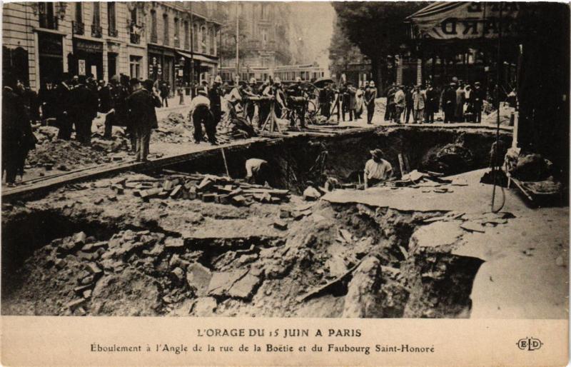 CPA L'ORAGE DU 15 JUIN a PARIS (8e) Éboulement Fb St-Honoré (199015)