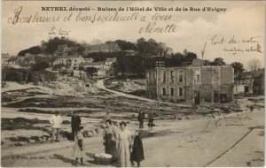 CPA RETHEL - Ruines de l'Hotel de Vlle et de la Rue d'Evigny (135607)