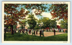 TRAVERSE CITY, Michigan MI ~ SHUFFLE BOARD COURTS ca 1940s Linen Postcard