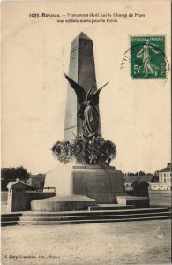 CPA Rennes Monument sur le Champ de Mars (1237058)