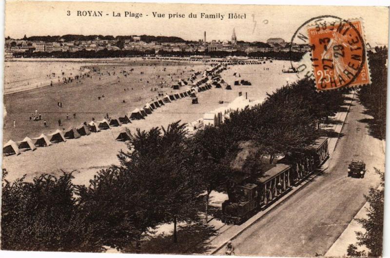 CPA Royan-La Plage-Vue prise du Family Hotel (45551)