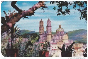 A Panoramic view of Santa Prisca Church,  Taxco,  Gro.,  Mexico,   PU_40-60s